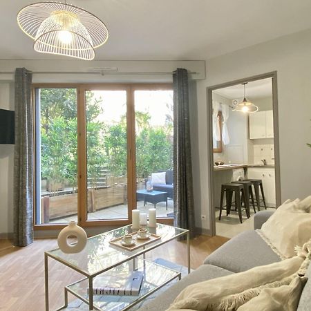 A Detruire 74 - Ne Pas Utiliser Paris Exterior foto