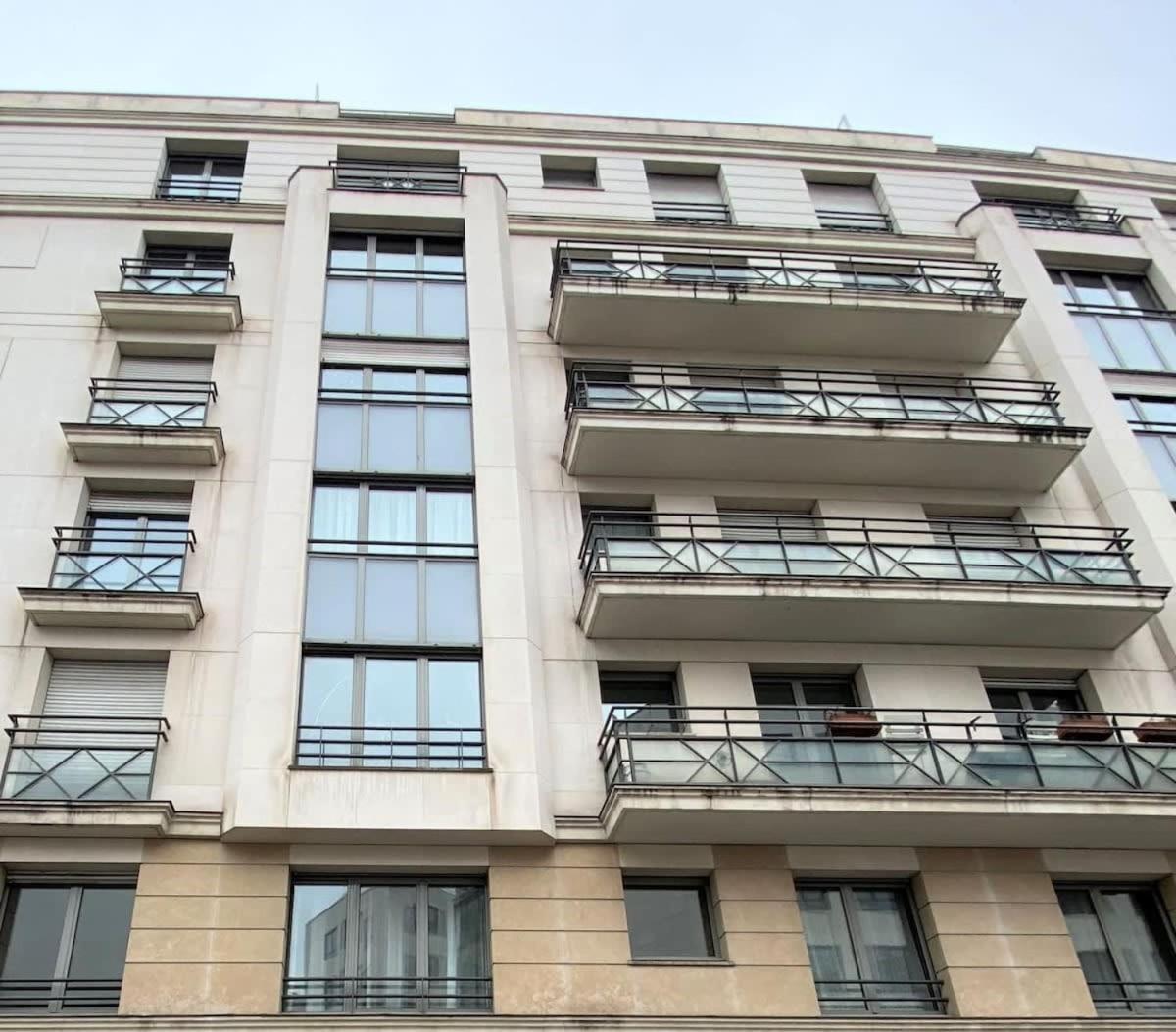 A Detruire 74 - Ne Pas Utiliser Paris Exterior foto